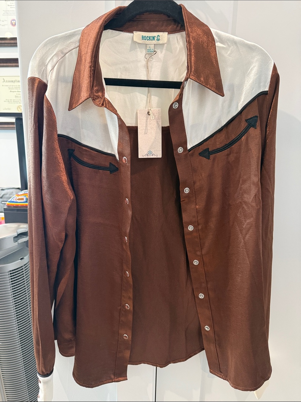 Rockin' & Co. Women's Brown and White Western Satin Blouse